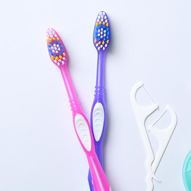 Brosses à dent et fil dentaire